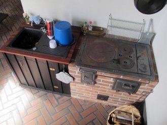 outdoorkitchensink.jpg