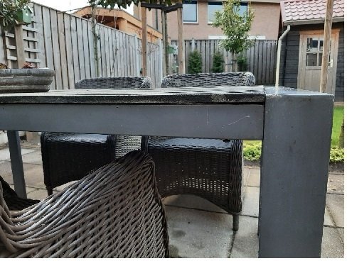 tuintafel_opzij.jpg tuintafel_opzij.jpg