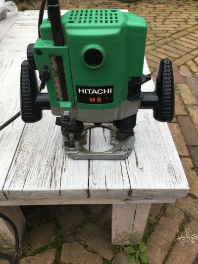 pleegouders films AIDS Hitachi M8 bovenfrees | Woodworking.nl