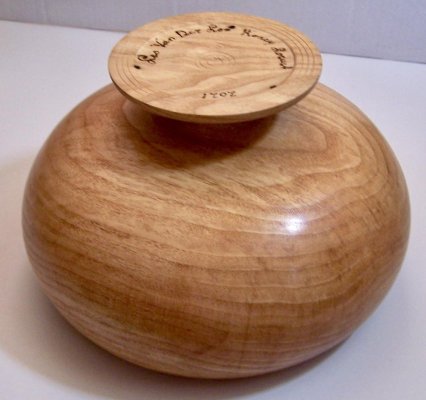 bottom of Honey Locust goblet.jpg bottom of Honey Locust goblet.jpg