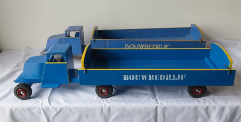 Houten vrachtwagen-2.jpg