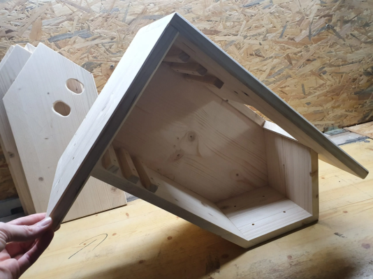 bird-nesting-box-2-scaled.png