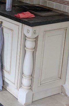 Keuken 2 - pilaar.jpg