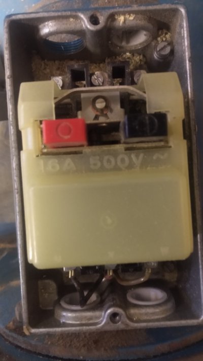 Connection box 1.jpg