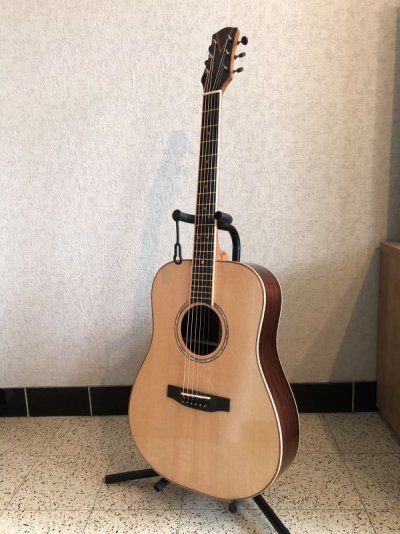 gitaar3.jpg gitaar3.jpg