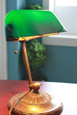 Bankers lamp.jpg Bankers lamp.jpg