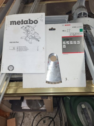 zaagblad afkortzaag.jpg zaagblad afkortzaag.jpg