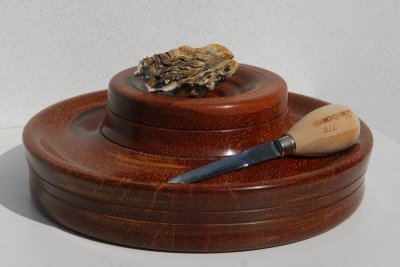 Werkbord om oesters open te maken uit azobe.jpg Werkbord om oesters open te maken uit azobe.jpg