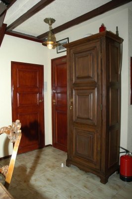 Leg Kast van grenen en triplex.jpg Leg Kast van grenen en triplex.jpg