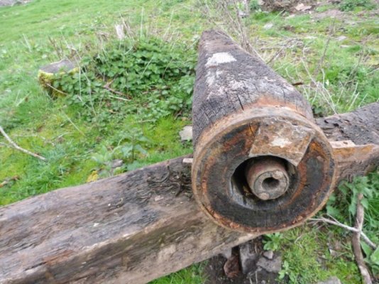 houten water pomp.jpg