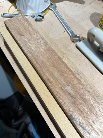 hout.jpg hout.jpg