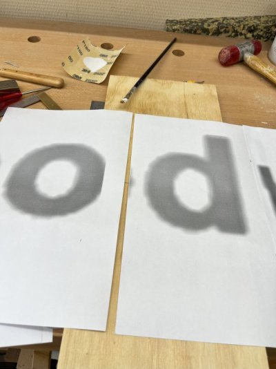 Papier aan elkaar lijmen.jpg Papier aan elkaar lijmen.jpg