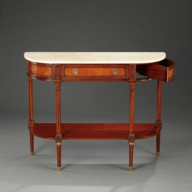 Klassieke_Sidetable_Mahoniehout_en_marmerblad.jpg Klassieke_Sidetable_Mahoniehout_en_marmerblad.jpg