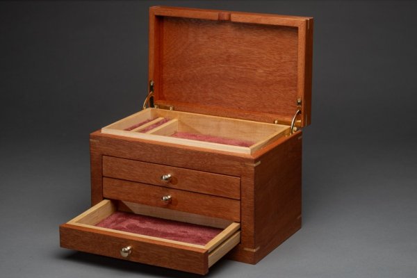 box-mahonie-2.jpg