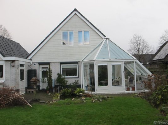 achterzijde woning met serre (zuidzijde).JPG achterzijde woning met serre (zuidzijde).JPG