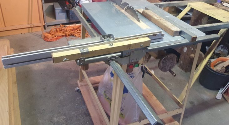 Zaagtafel (7).jpg Zaagtafel (7).jpg