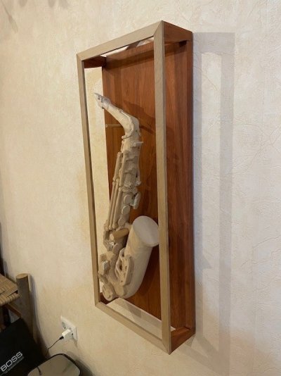 sax in schilderijlijst 2.jpg