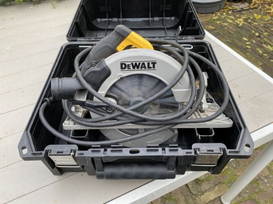 dewalt_tracksaw_002.jpg