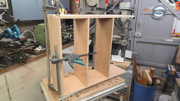 Kastje keuken kaal.jpg