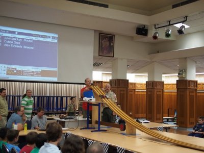 pinewood derby car race 1.jpg