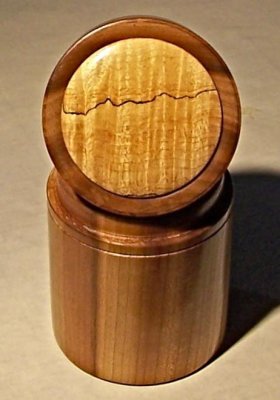 Cherry box 2.jpg Cherry box 2.jpg