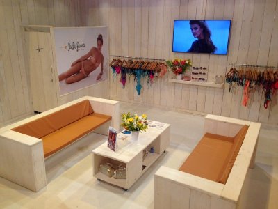 2014_booth_inside.jpg 2014_booth_inside.jpg