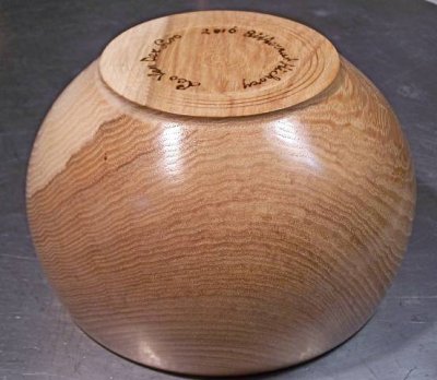 Bitternut Hickory bowl bottom.jpg