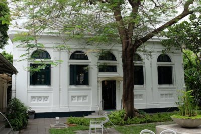 neilson hays library 1.jpg neilson hays library 1.jpg