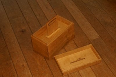 Kistje_KwartierEiken005.jpg Kistje_KwartierEiken005.jpg