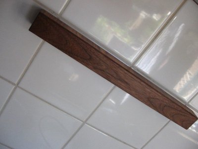 houder aan wand.jpg houder aan wand.jpg