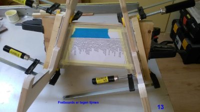 13 Fretboards lijmen.jpg 13 Fretboards lijmen.jpg
