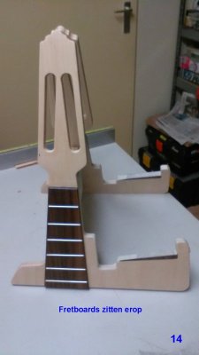 14 Fretboards gelijmd.jpg 14 Fretboards gelijmd.jpg