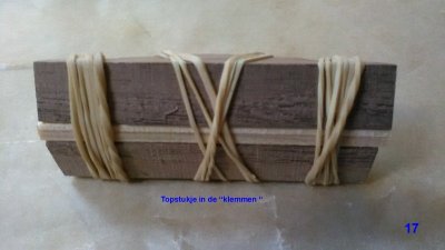 17 Topstukje in de klemmen.jpg 17 Topstukje in de klemmen.jpg