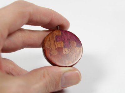 Pendant Puzzle Copaiba Padauk Bubinga Purpleheart 1.jpg Pendant Puzzle Copaiba Padauk Bubinga Purpleheart 1.jpg