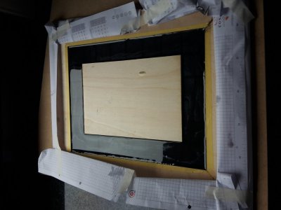 Achterkant kader (epoxy droogt).jpg Achterkant kader (epoxy droogt).jpg