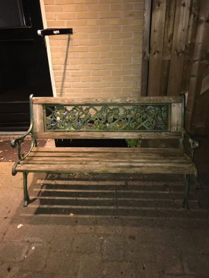 Tuinbank.jpg Tuinbank.jpg