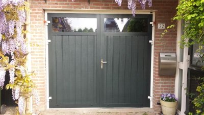 openslaande-garagedeur.jpg openslaande-garagedeur.jpg