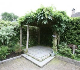 Pergola huidige situatie.jpg Pergola huidige situatie.jpg