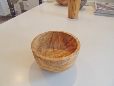 Eiken kom 8 cm H 15 cm doornede 5.jpg Eiken kom 8 cm H 15 cm doornede 5.jpg
