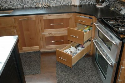 A-more-traditional-approach-to-corner-cabinetry-in-the-kitchen.jpg