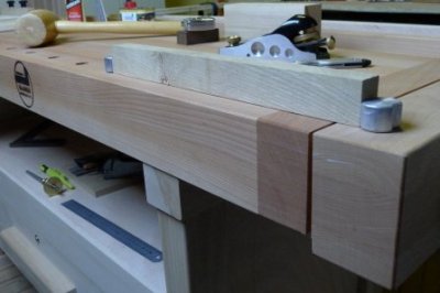 rem Rose kleur Rechtsaf Keuzestress Houten Werkbank | Woodworking.nl