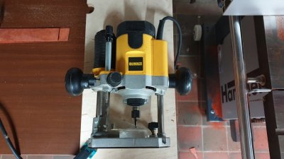 tsunami Vergelijking Kers Defect Dewalt DW621 bovenfrees | Woodworking.nl