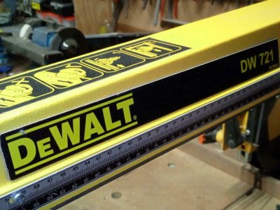 dewalt-01.jpg