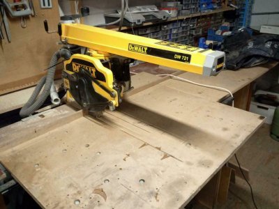 dewalt-03.jpg