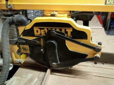 dewalt-04.jpg