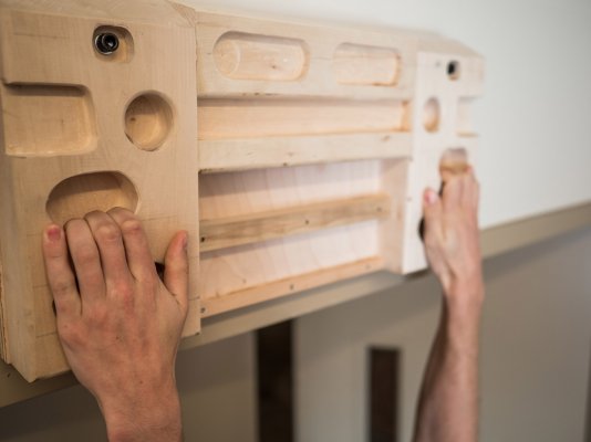25_hangboard.jpg 25_hangboard.jpg