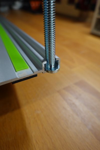 Festool_Guide_Rail_with_M8_T-bolt.jpg