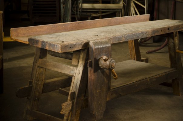 Morivian workbench.jpg Morivian workbench.jpg